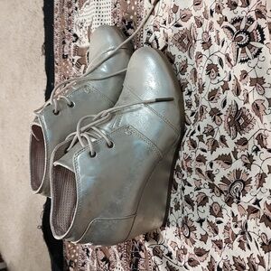 Toms shoes - wedge heel